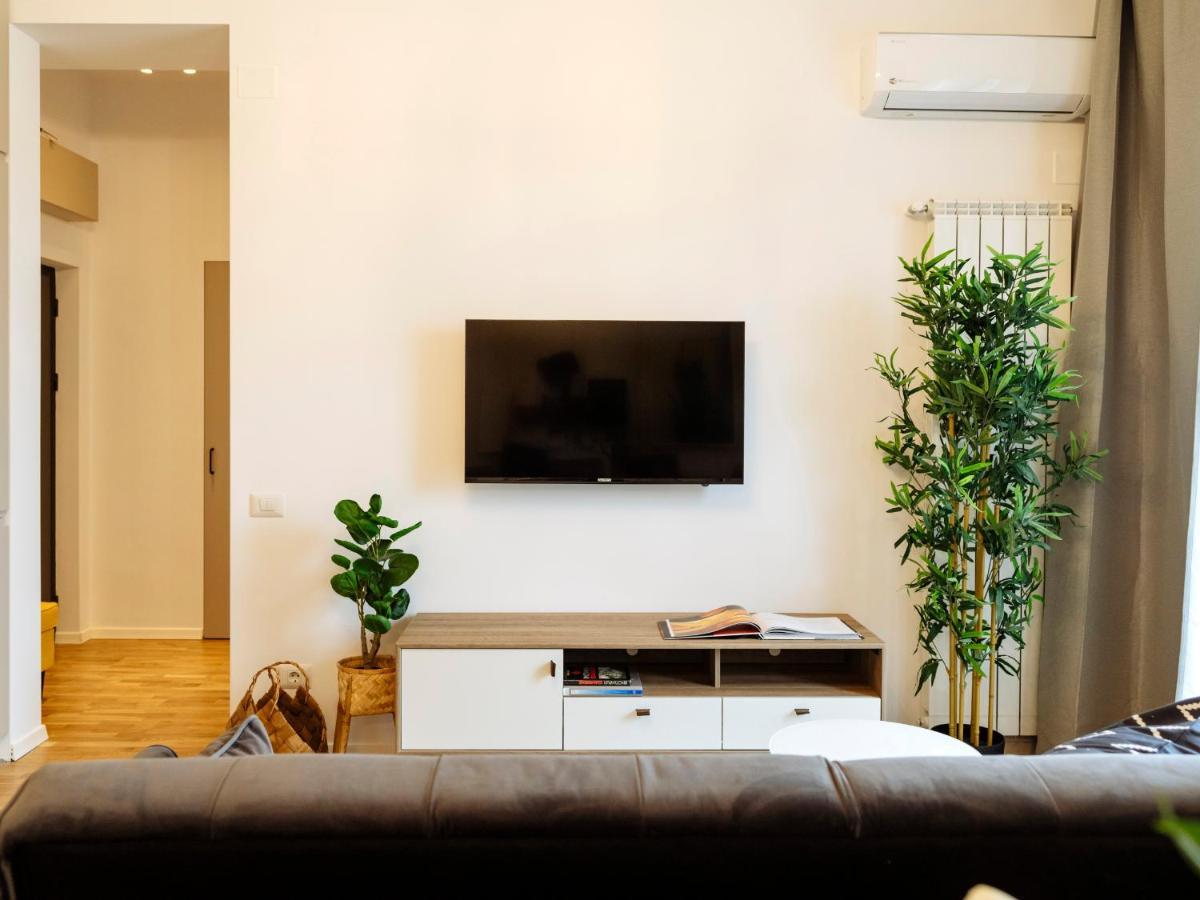 Sunny 2Br Flat - Top Location - Amazing Balcony Bucharest Exterior photo