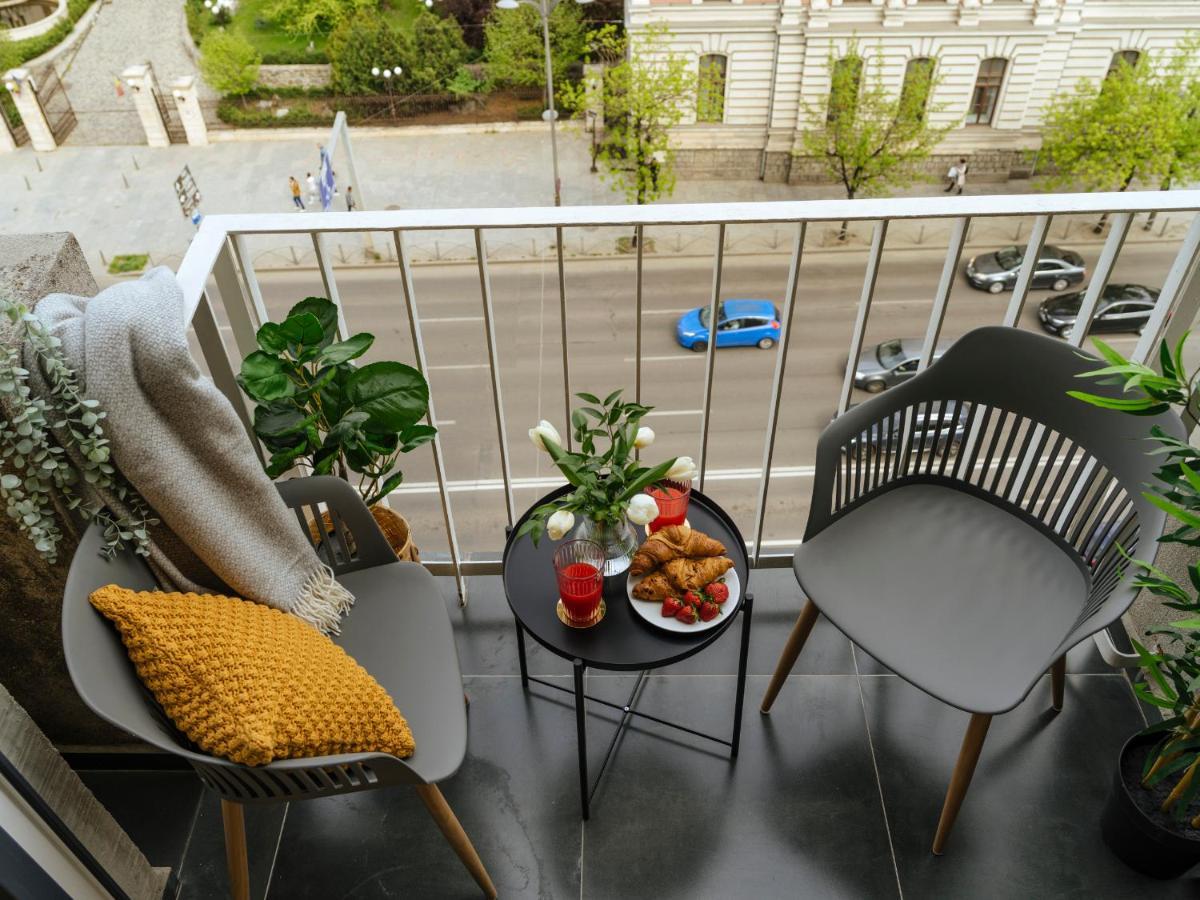 Sunny 2Br Flat - Top Location - Amazing Balcony Bucharest Exterior photo