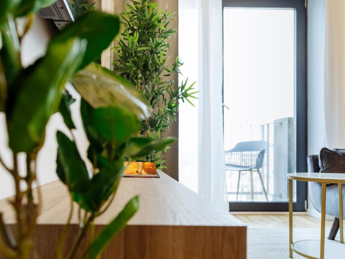 Sunny 2Br Flat - Top Location - Amazing Balcony Bucharest Exterior photo