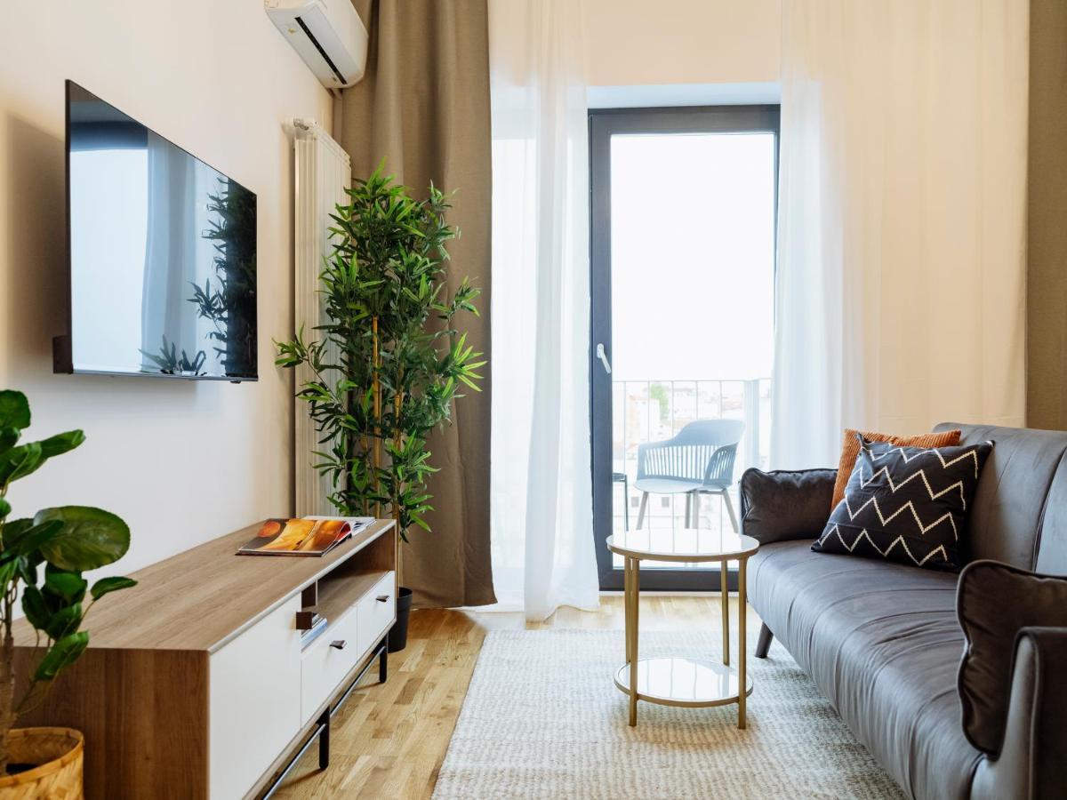 Sunny 2Br Flat - Top Location - Amazing Balcony Bucharest Exterior photo